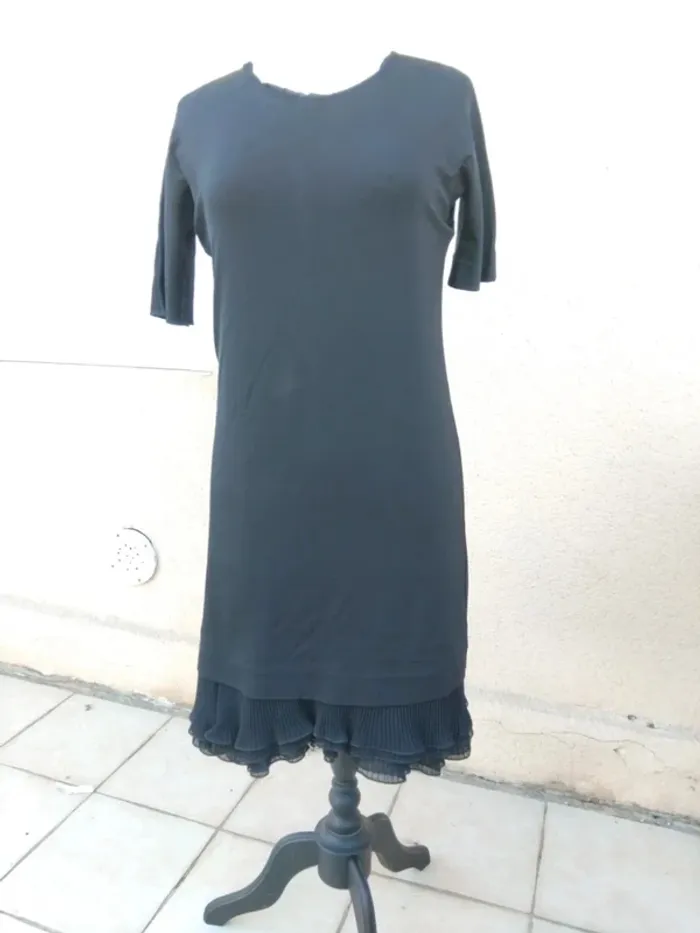 Tres belle petite robe noire Max Mara t38 - photo numéro 3