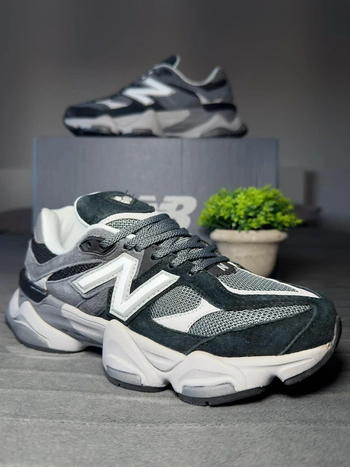 New Balance 9060 Noir 42