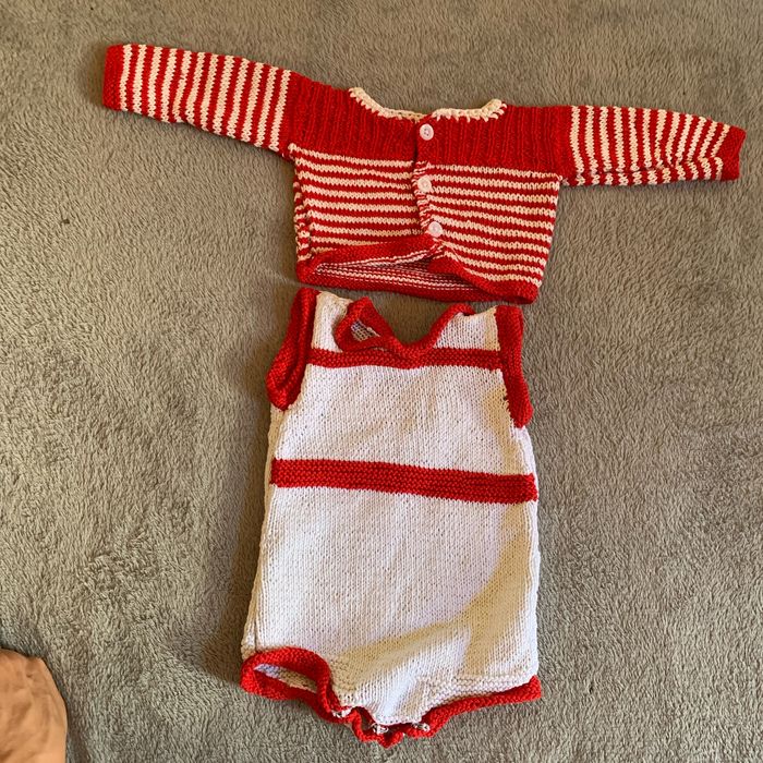 Ensemble 1 mois bodies + veste tricotée