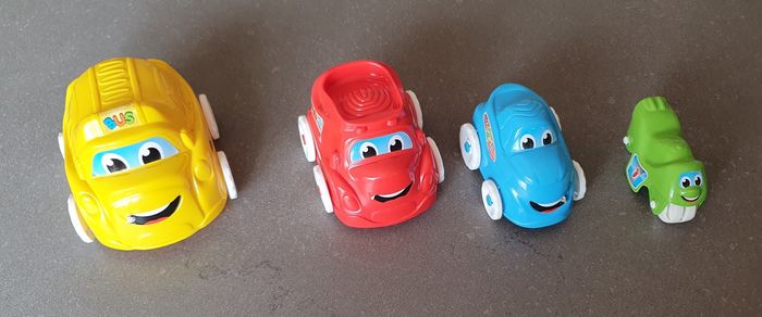 Lot de véhicules empilables