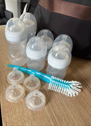 Lot biberons Avent (6 biberons + tétines + brosse)