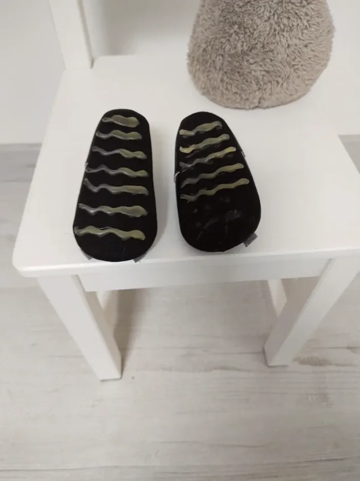 Chaussures chaussons bébé 9/12 mois - photo numéro 3