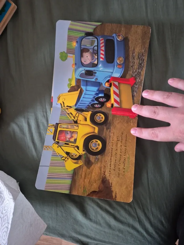 Livre ptit garçon la tractopelle d'axel - photo numéro 7