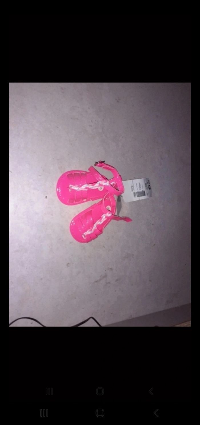 Sandales neuves bebe