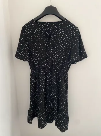 Robe à pois manche courte