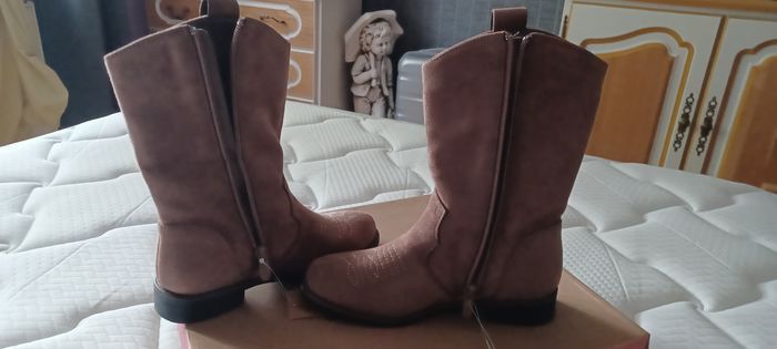 Très jolie mini bottes fille Pointure 32 - photo numéro 8
