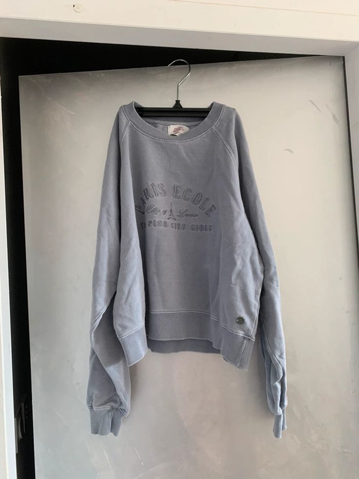 Pull bleu