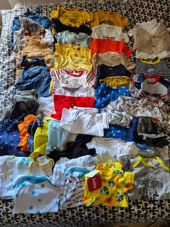 Lot vêtements bébé garçon 6 mois été + 45 pieces 