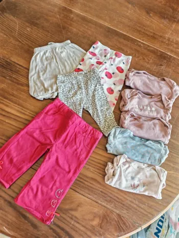 Lot n°5 : body, leggings bébé 6 mois
