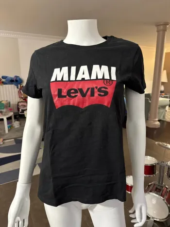 T-shirt femme, Levis