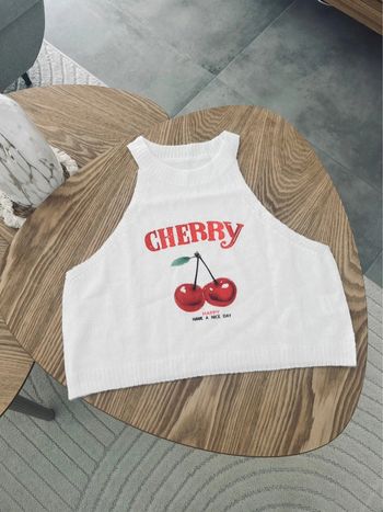 Top court en maille cherry