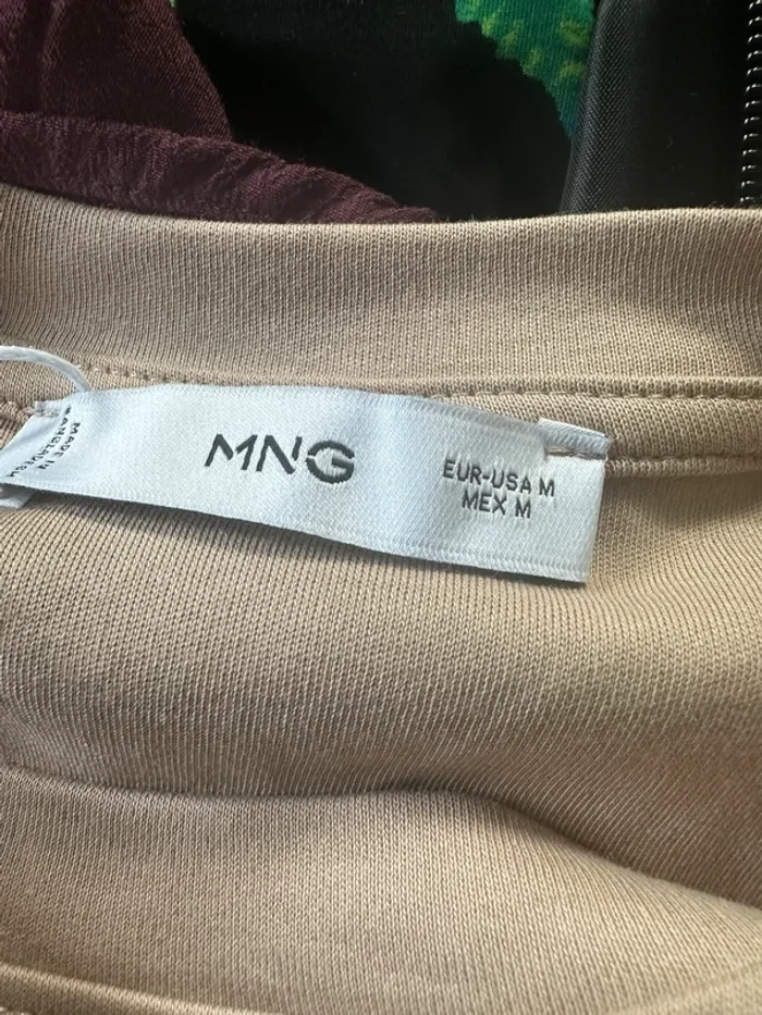 T-shirt Mango neuf avec étiquette - Taille M 🌸 - photo numéro 10