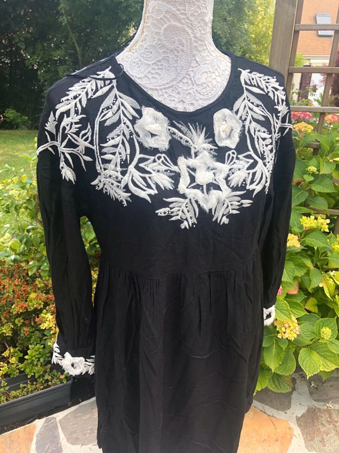 Robe Zara neuve taille XS - photo numéro 3