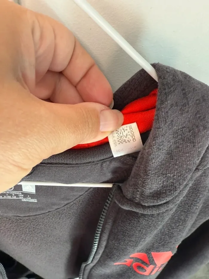 Gilet à capuche gris et rouge Adidas garçon 9/10 ans - photo numéro 7