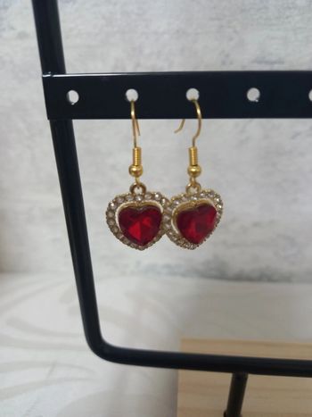 Boucle d'oreille cœur rouge