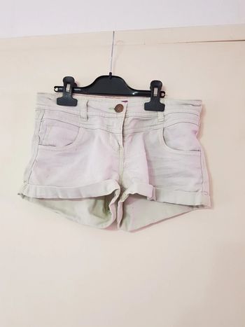 Short fille