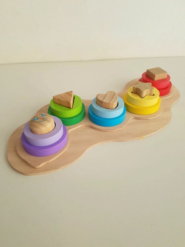 Puzzle en bois à emboîtement chenille des formes et couleurs - photo numéro 2