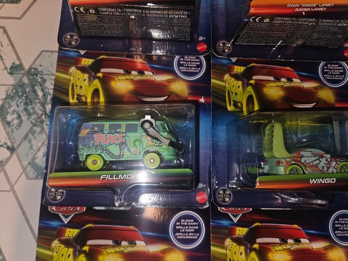 Lot de 9 voitures cars métal Disney Pixar Mattel neuves sous blister série spécial glow 2024 / 2025 - photo numéro 7