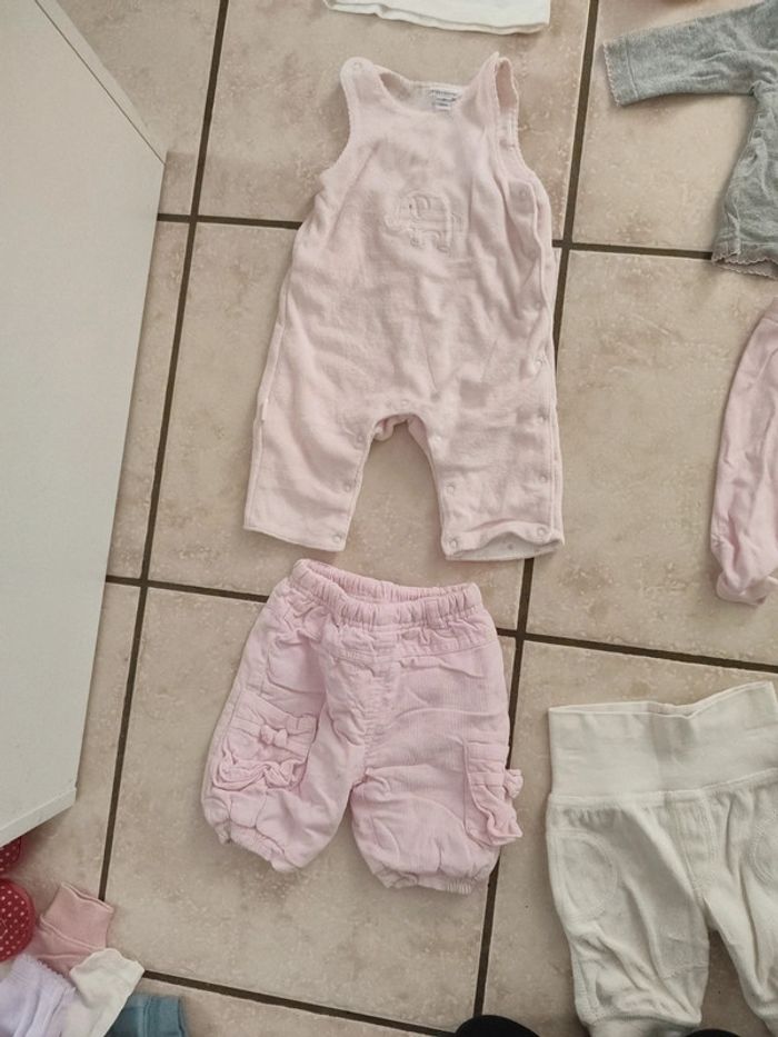 Gros lot 1 mois 56 cm - photo numéro 5