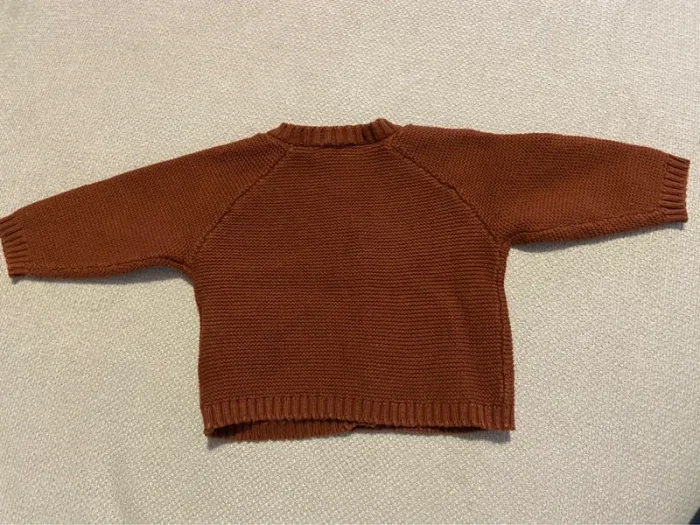 Petit gilet en tricot 3 mois marron très bon état - photo numéro 3
