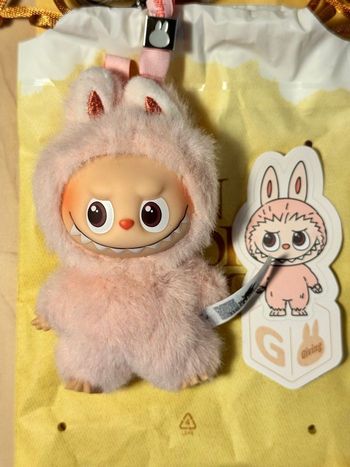 labubu pin for love letter "G"