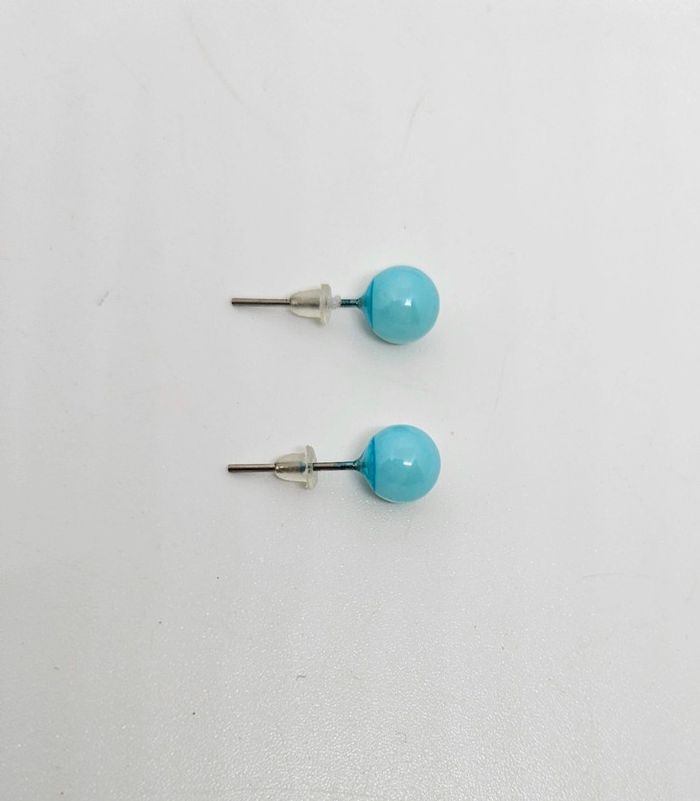 Paire de boucles d'oreilles. Neuve. - photo numéro 2