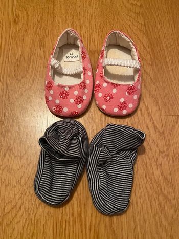 Lot 2 paires chaussons/chaussures bébé pointure 17