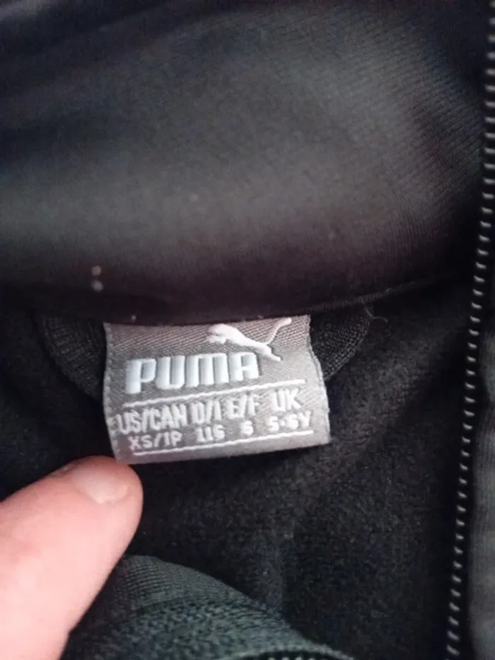 Joli haut de jogging.  Puma. 6 ans - photo numéro 15