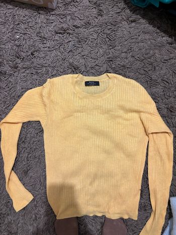 Pull jaune bershka