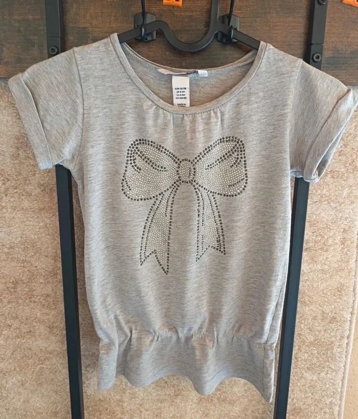 Tee-shirt noeud 5/6 ans - photo numéro 3