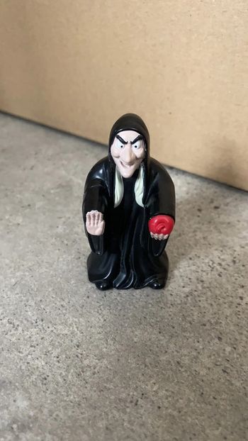 Figurine Méchante sorcière dans Blanche Neige