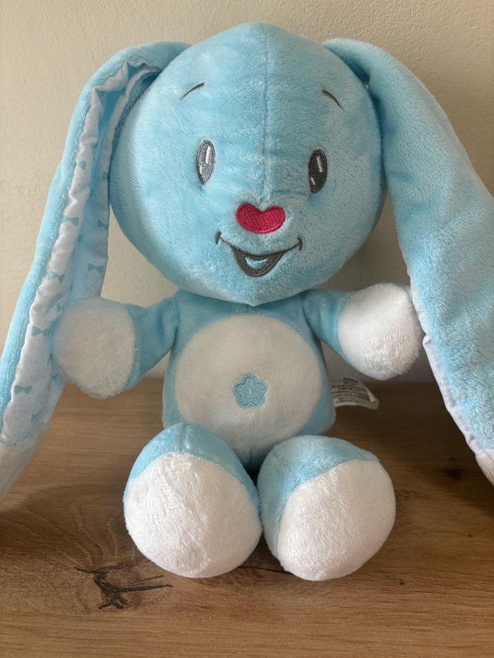 Doudou lapin bleu blanc grandes oreilles Auchan - photo numéro 2