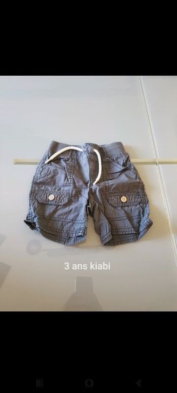 Short 3 ans