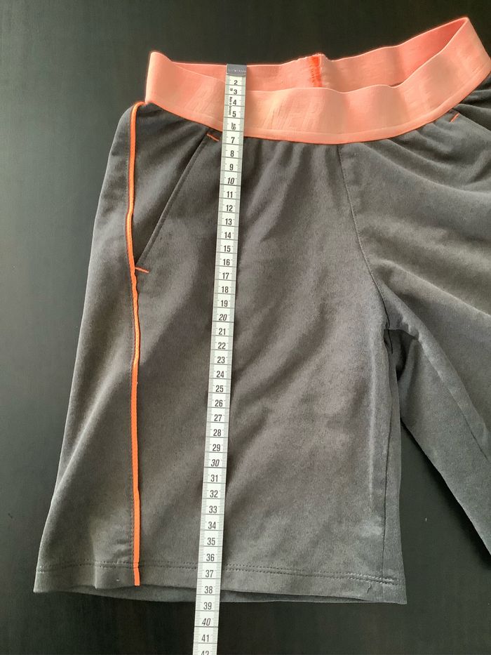 Short gris et orange Decathlon 10/12 ans environ - photo numéro 4