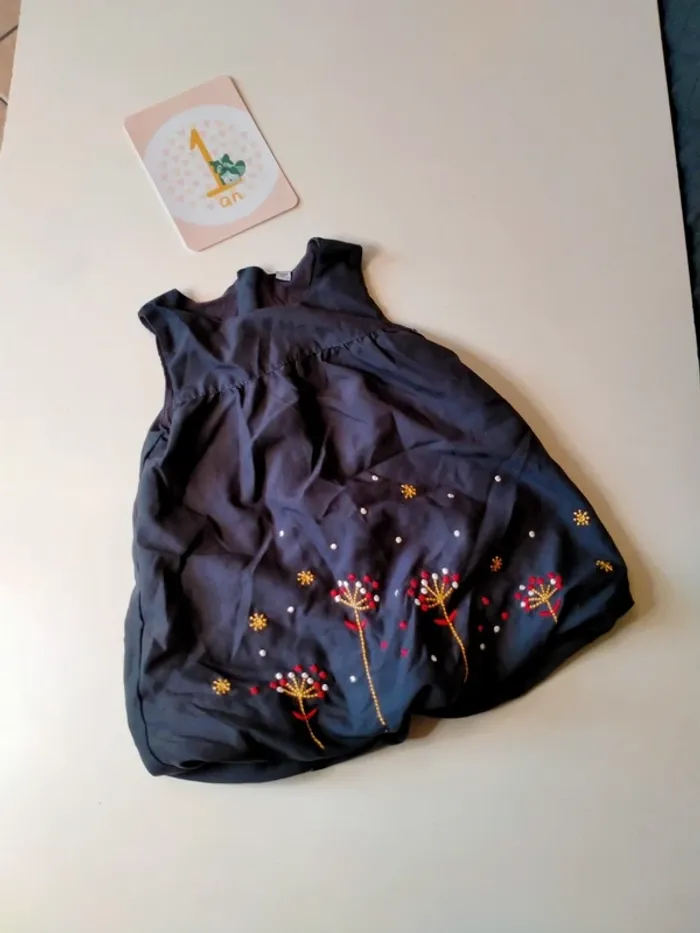 Robe bébé 1 an Broderies colorées - photo numéro 2