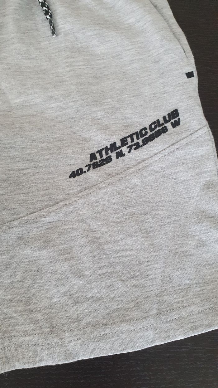 Short gris en 9/10 ans - photo numéro 2