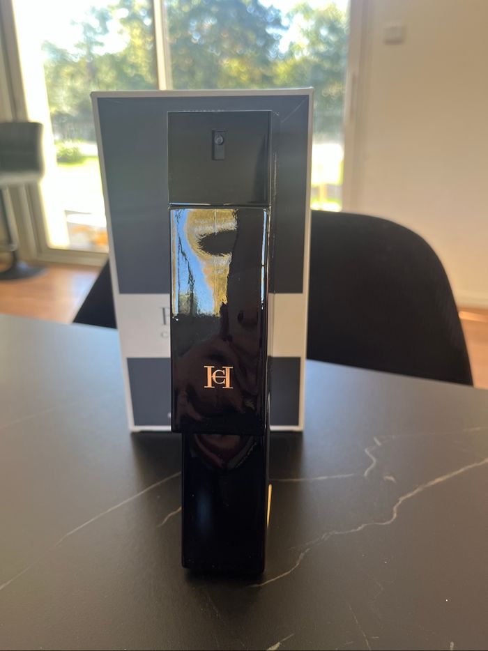 Parfum Bad boy Carolina Herrera - photo numéro 2