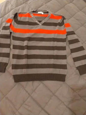 Pull gris/ rouge / noir T12A