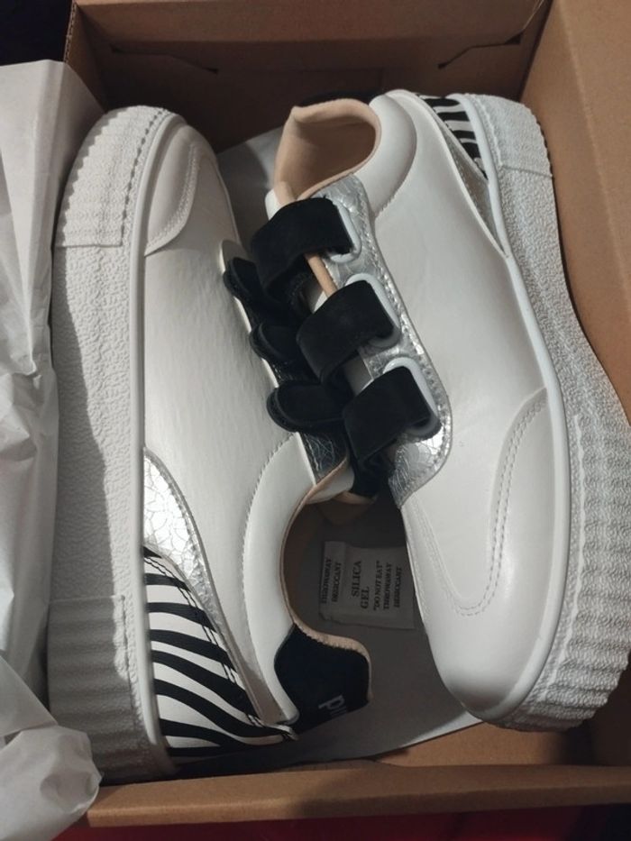 Paire de chaussures - photo numéro 6