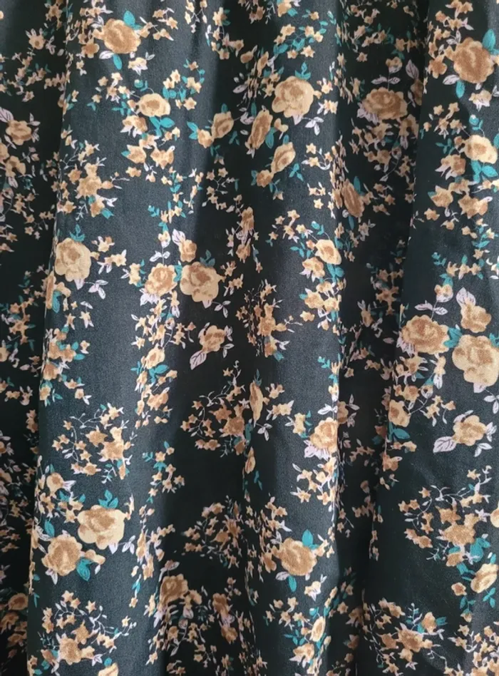 Robe fleurie Taille S - photo numéro 2