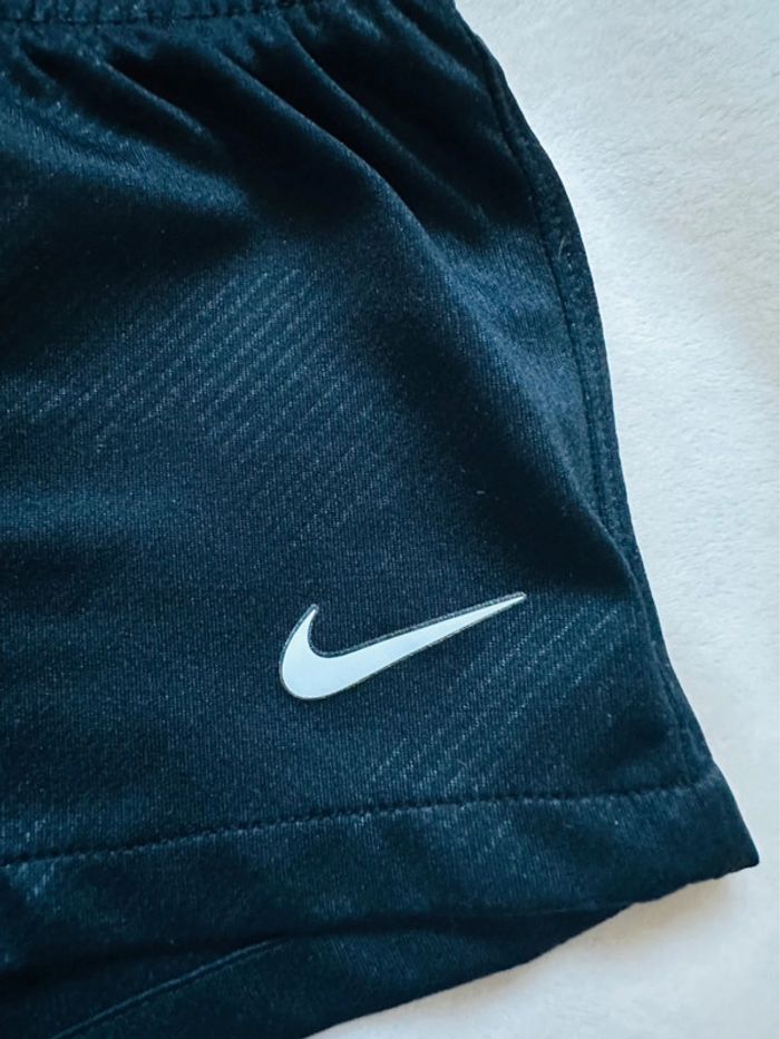 Short Nike 6-9 mois - photo numéro 3