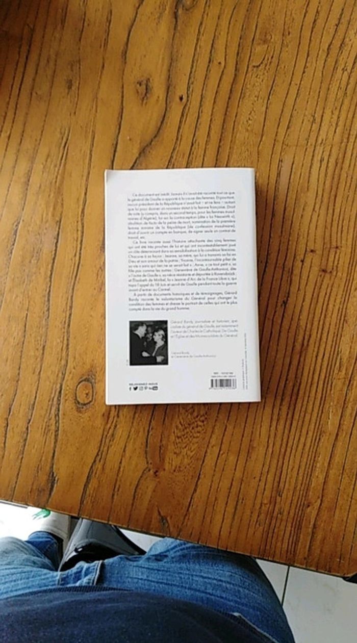 Livre les femmes du général - photo numéro 2