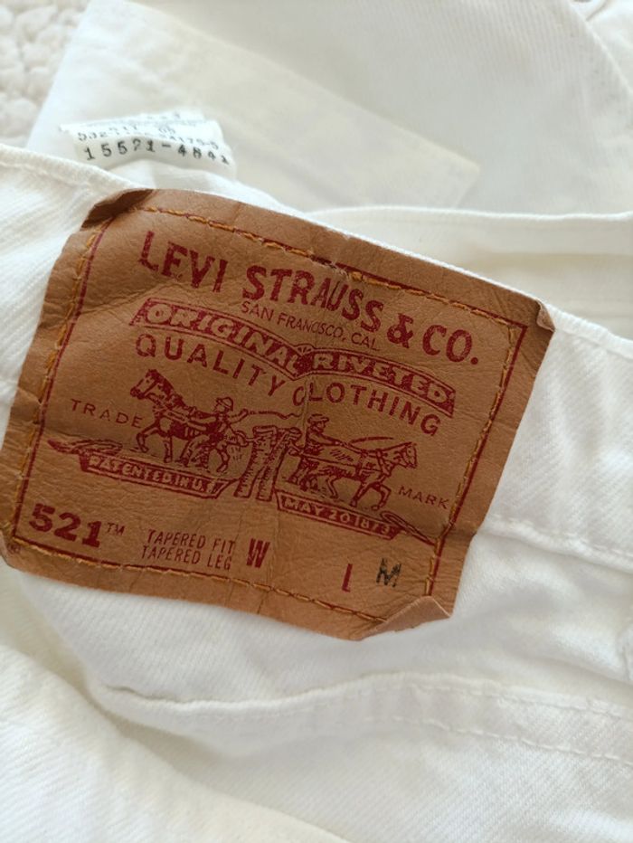 Fabriqué en 96, piece vintage authentique jean Levi's 521 blanc vintage 90s made in USA tapered - photo numéro 4