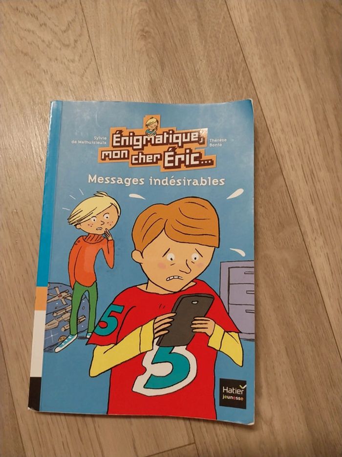 Livre Messages indesirables pour 8 a 12 ans