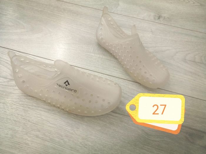 Chaussures eau taille 27