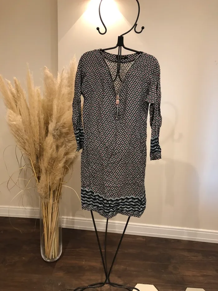 Robe tunique à motif et fermeture