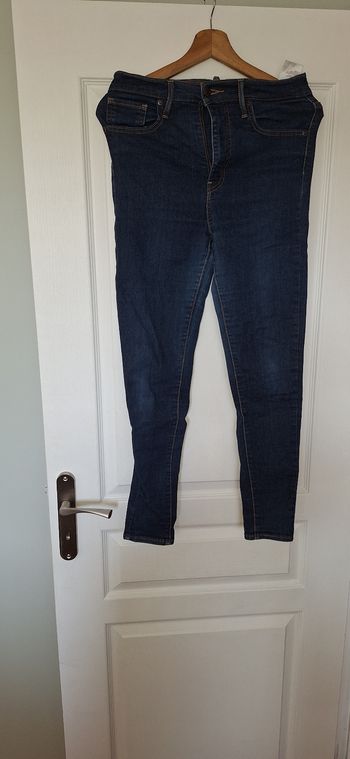Levis