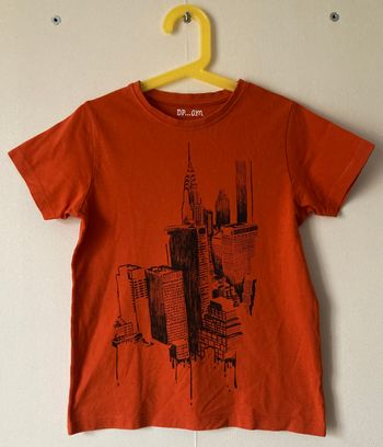 Tee-shirt garçon motif gratte ciel