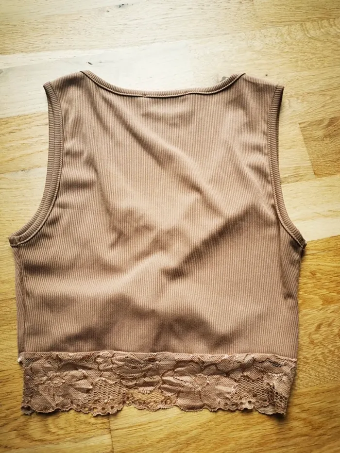Top beige marron avec dentelle - photo numéro 5