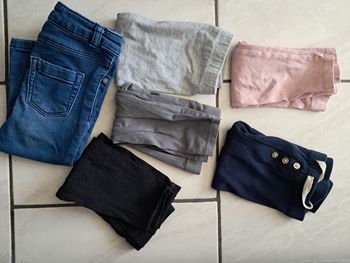 Lot leggings + 1 jean 9 mois